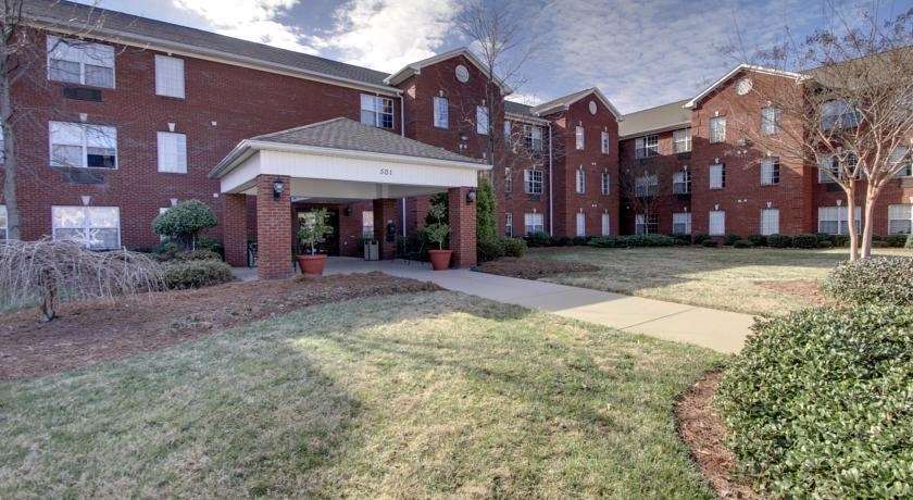 Intown Suites Extended Stay Greensboro Nc - Lanada Exterior photo