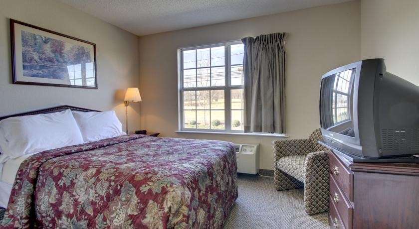 Intown Suites Extended Stay Greensboro Nc - Lanada Room photo