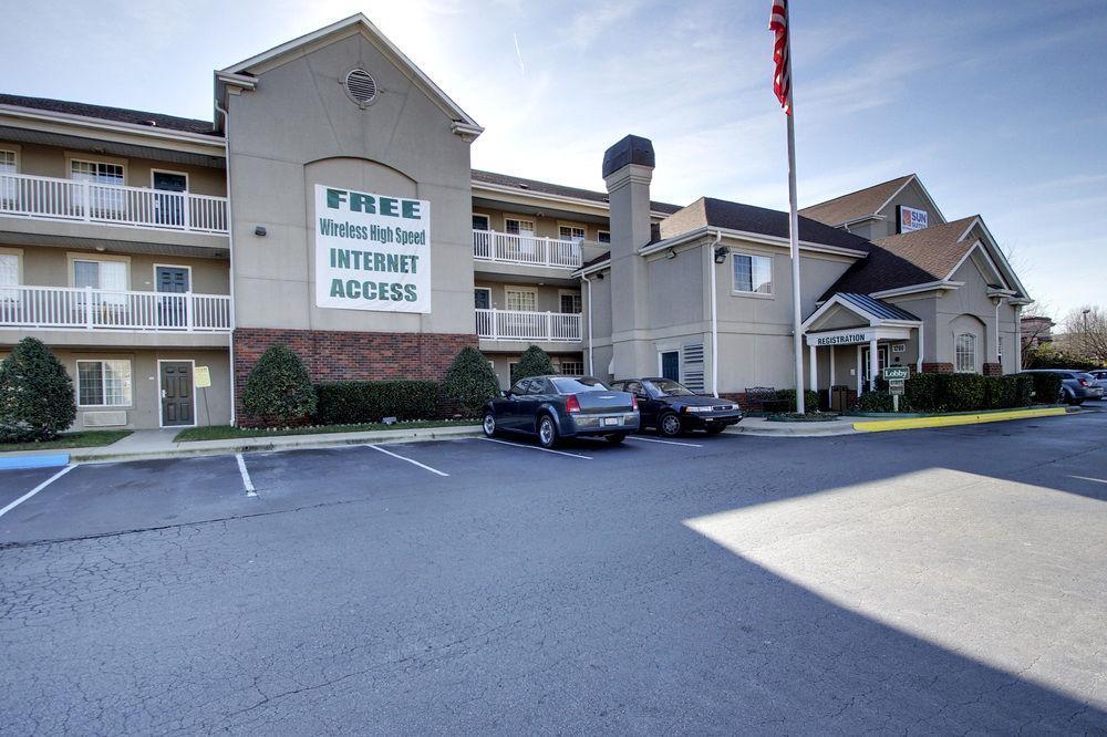Intown Suites Extended Stay Greensboro Nc - Lanada Exterior photo