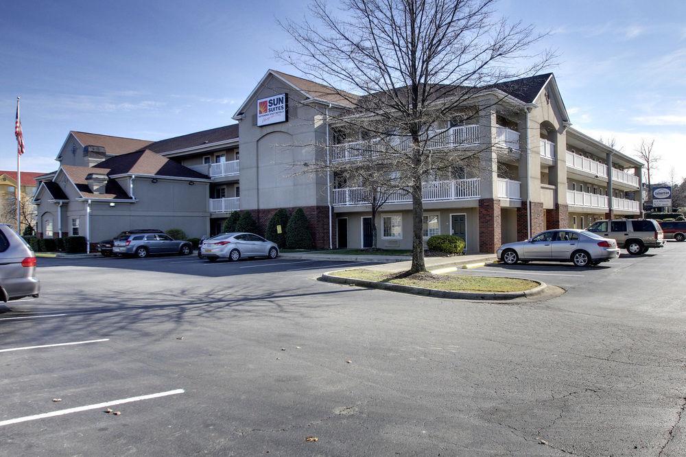 Intown Suites Extended Stay Greensboro Nc - Lanada Exterior photo
