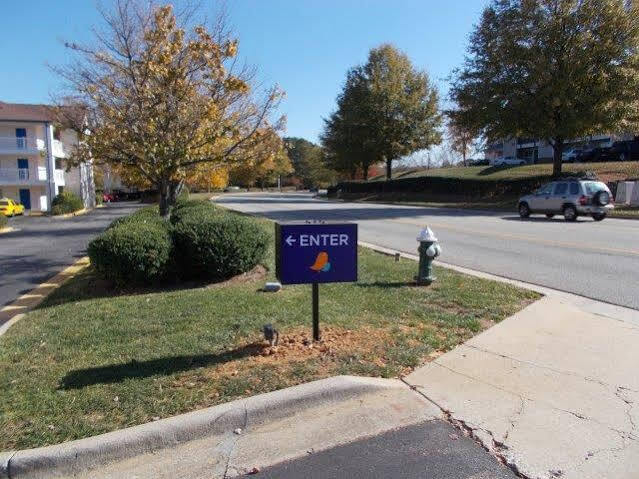 Intown Suites Extended Stay Greensboro Nc - Lanada Exterior photo