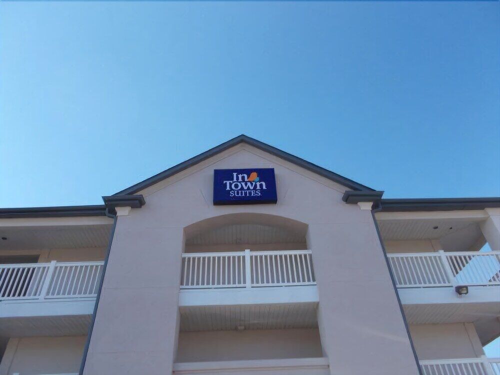 Intown Suites Extended Stay Greensboro Nc - Lanada Exterior photo